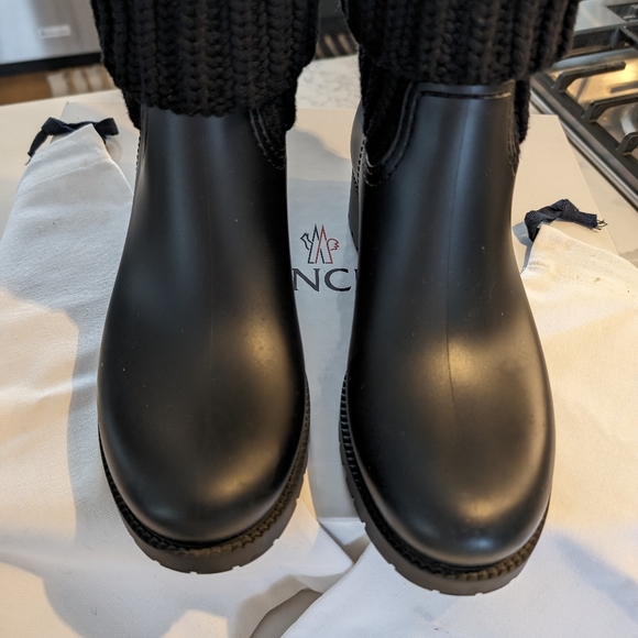 Authentic Moncler cuffed rain boots excellent condition! Size 40! - Picture 7 of 12